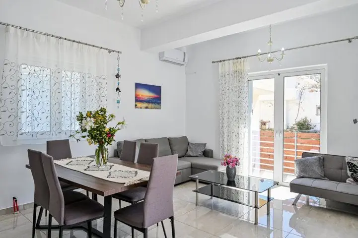 Pavlos' House: the living room